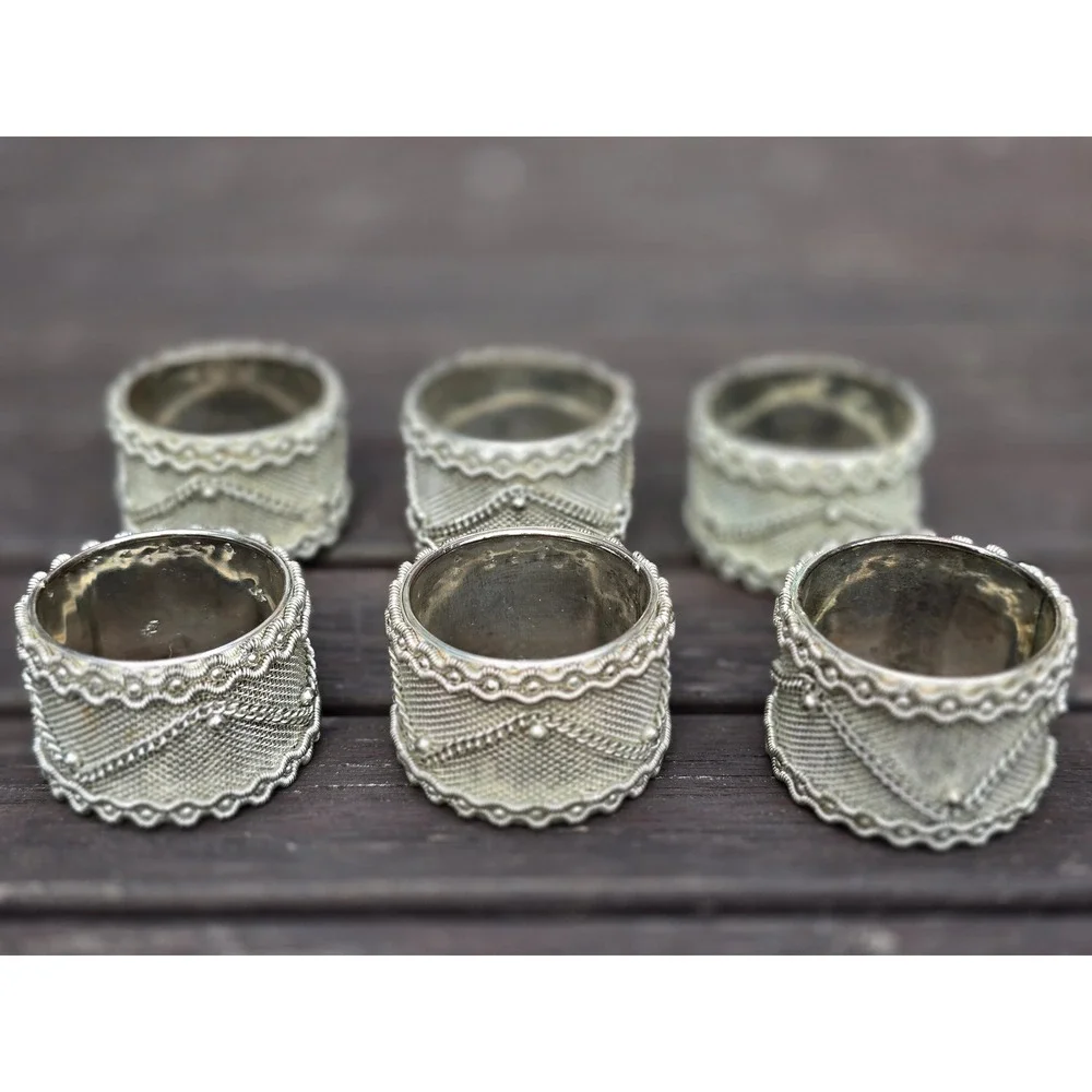 Exquisite Vintage Silver-Toned Napkin‎ Rings (Set of 6)